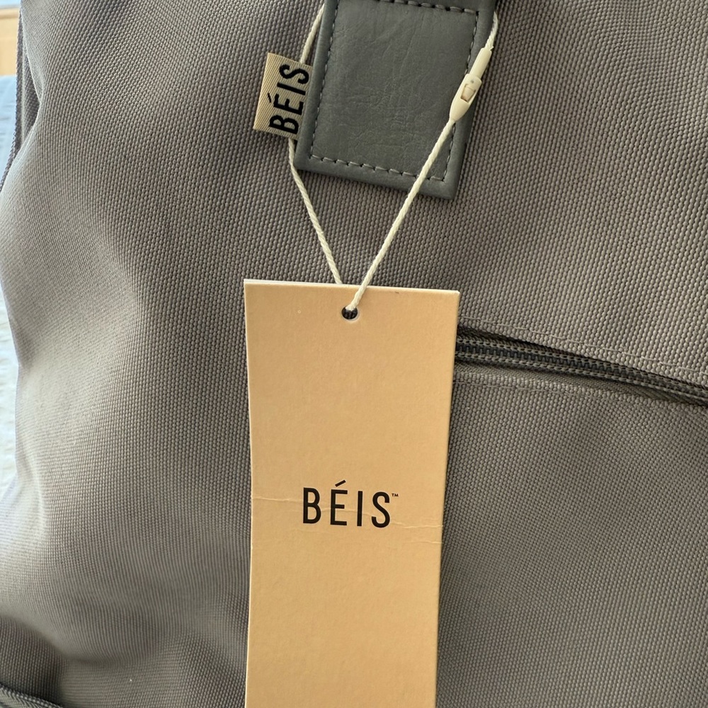BRAND NEW WITH TAGS Beis Weekender Bag